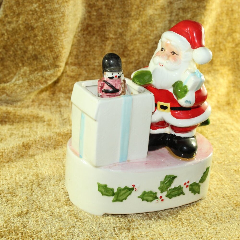 Santa Claus Music Box Holiday Figurine with Gift Box - See Video of It Working